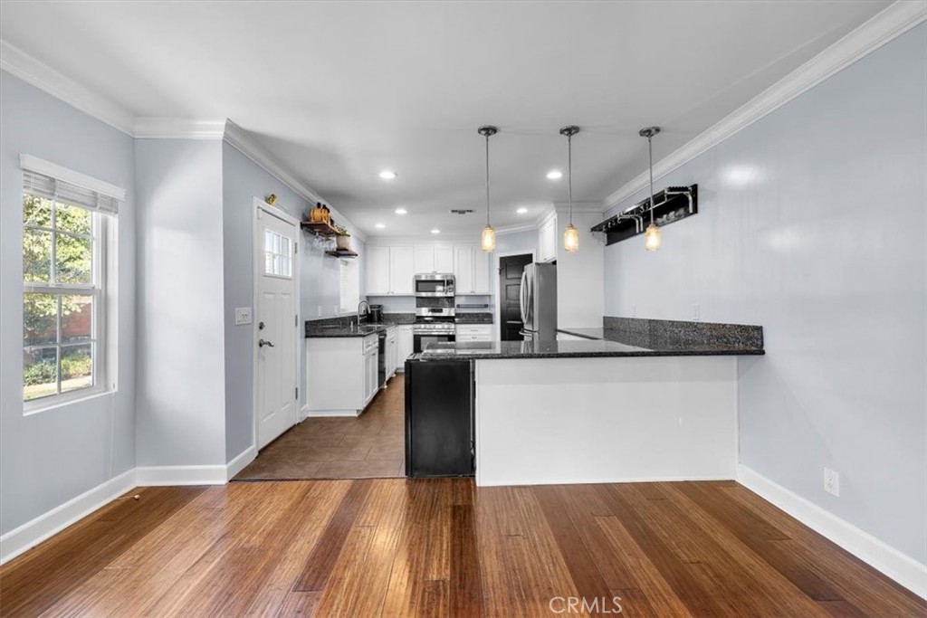 2067 Lomita