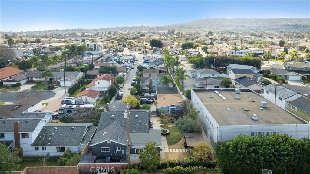 2067 Lomita
