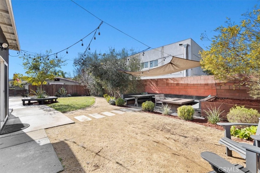 2067 Lomita