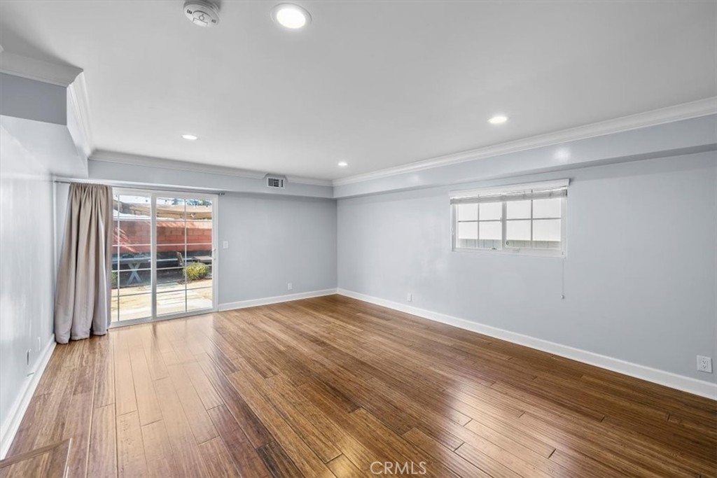 2067 Lomita