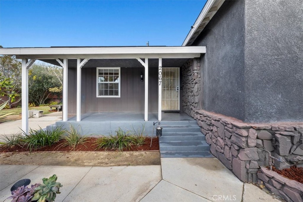 2067 Lomita