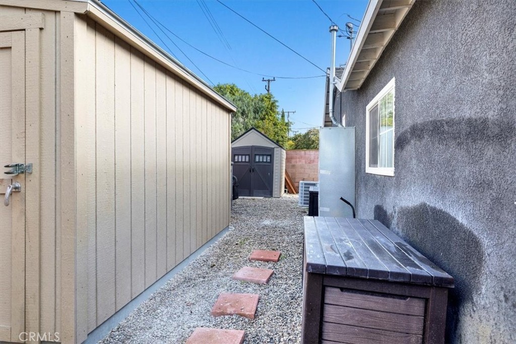 2067 Lomita