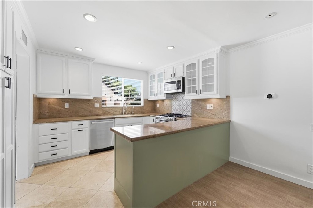 6443 Gross Avenue