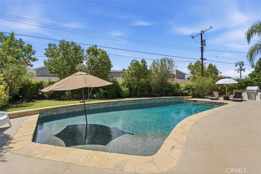 6443 Gross Avenue