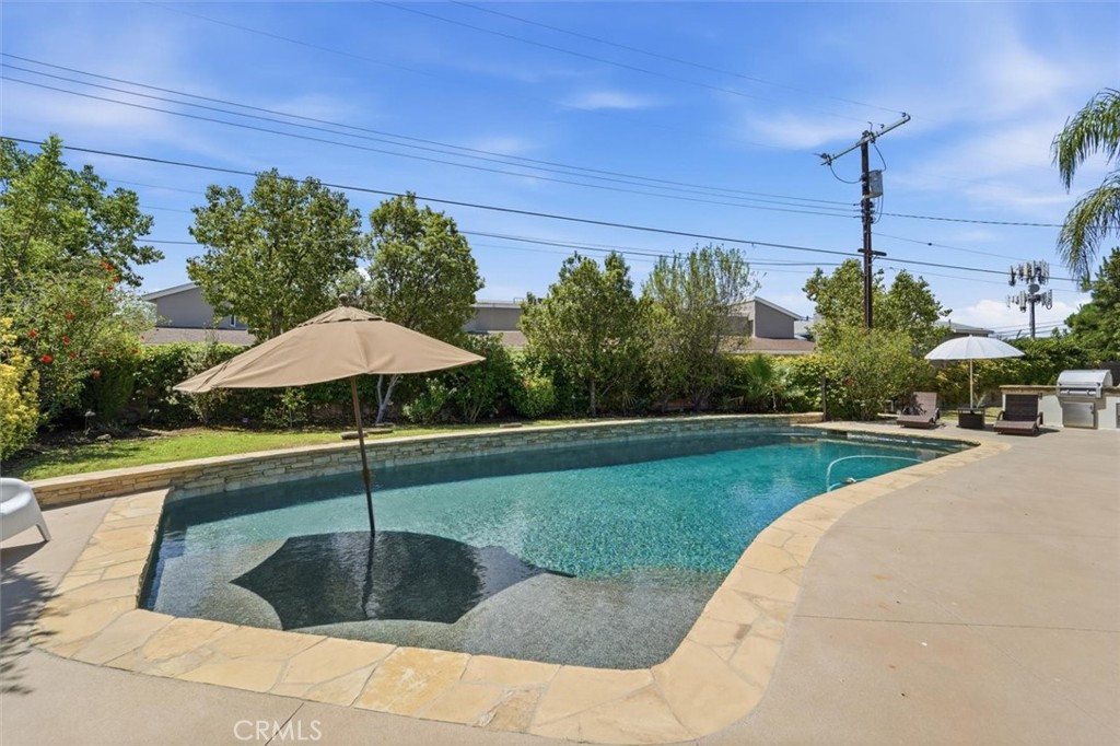 6443 Gross Avenue