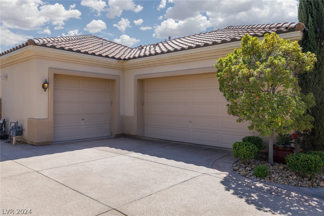 5594 Sumac Ridge Court