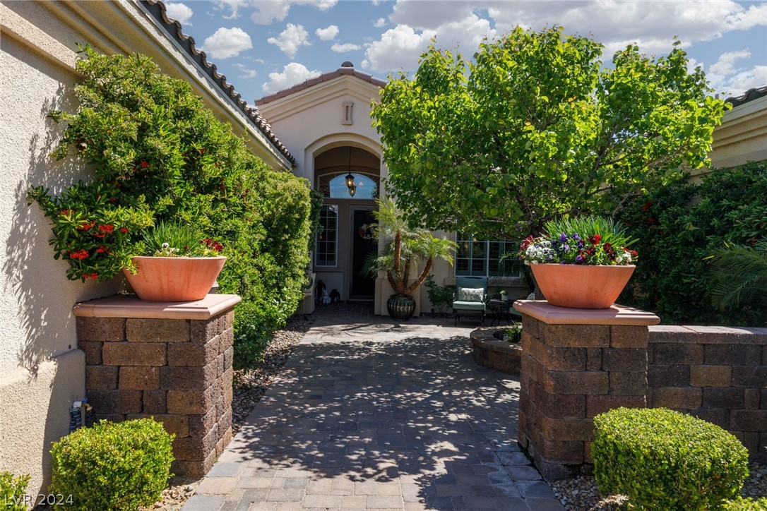 5594 Sumac Ridge Court