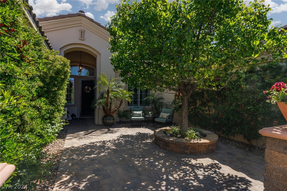 5594 Sumac Ridge Court