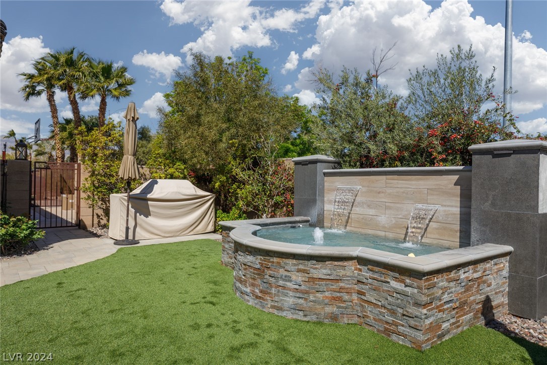 5594 Sumac Ridge Court