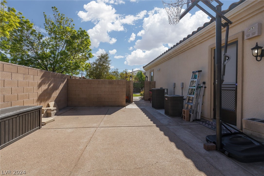 5594 Sumac Ridge Court