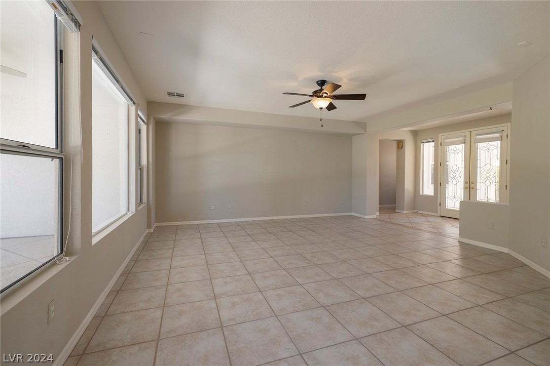 4392 Carta Luna Street