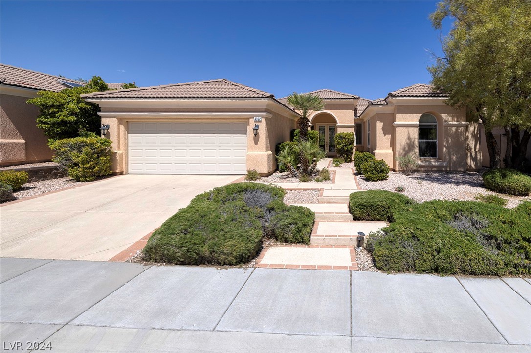 4392 Carta Luna Street