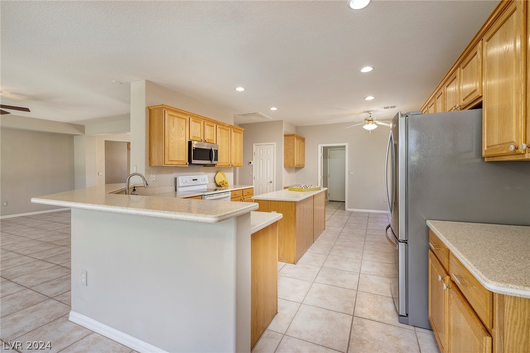 4392 Carta Luna Street