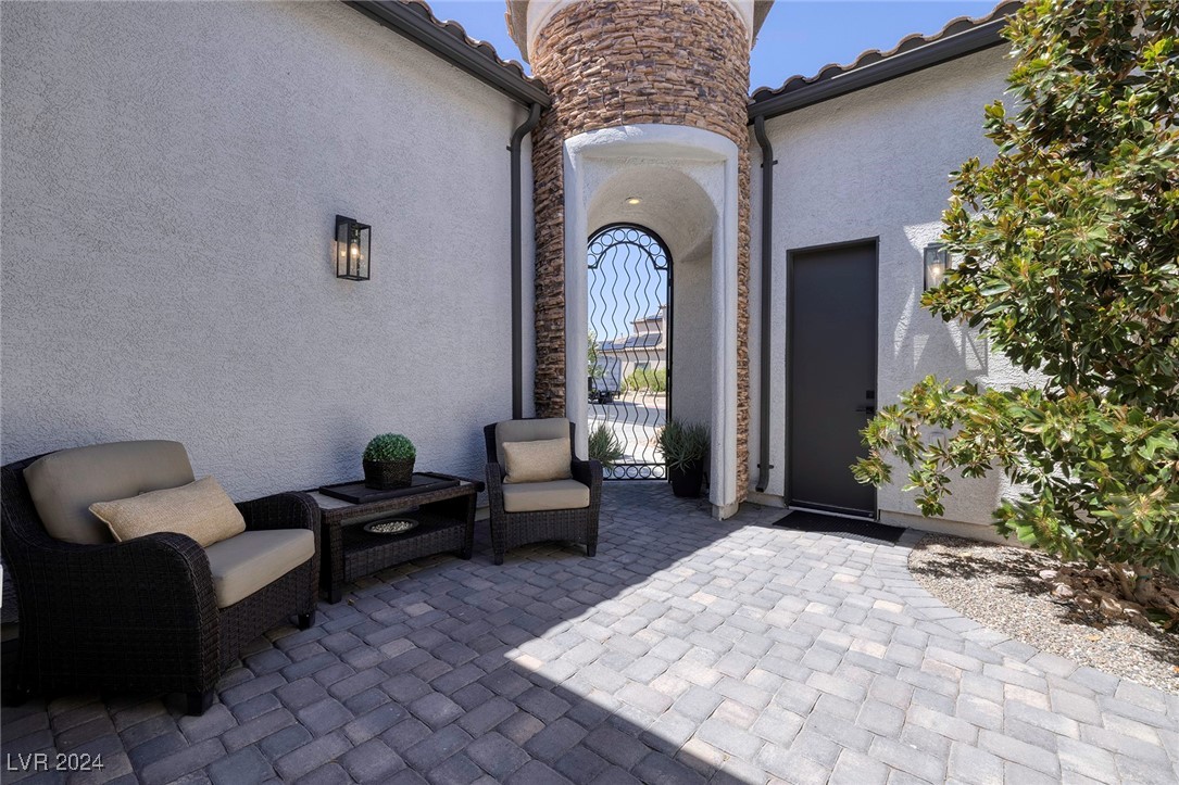 266 Calle Palacio Street