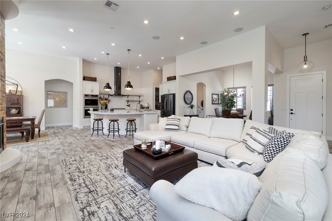 266 Calle Palacio Street