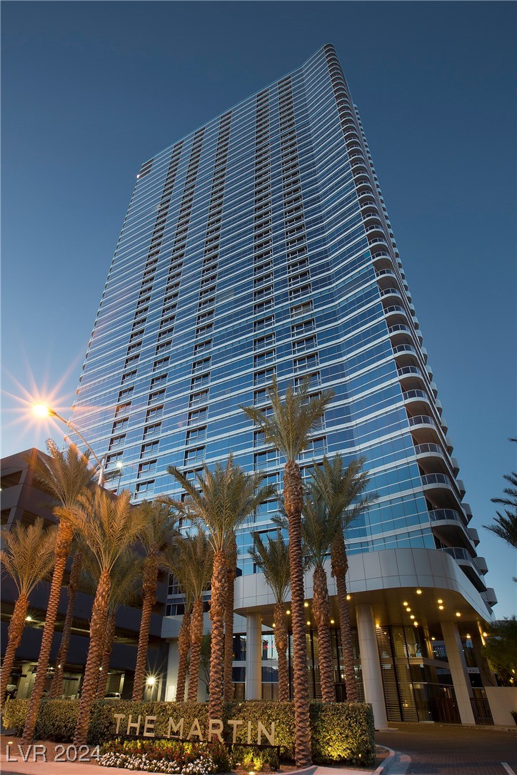 4471 Dean Martin Drive 3605