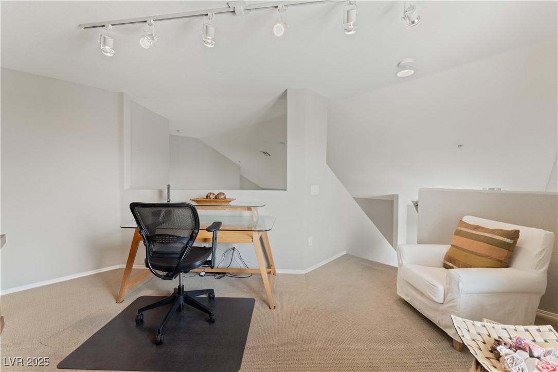 3975 North Hualapai Way 285