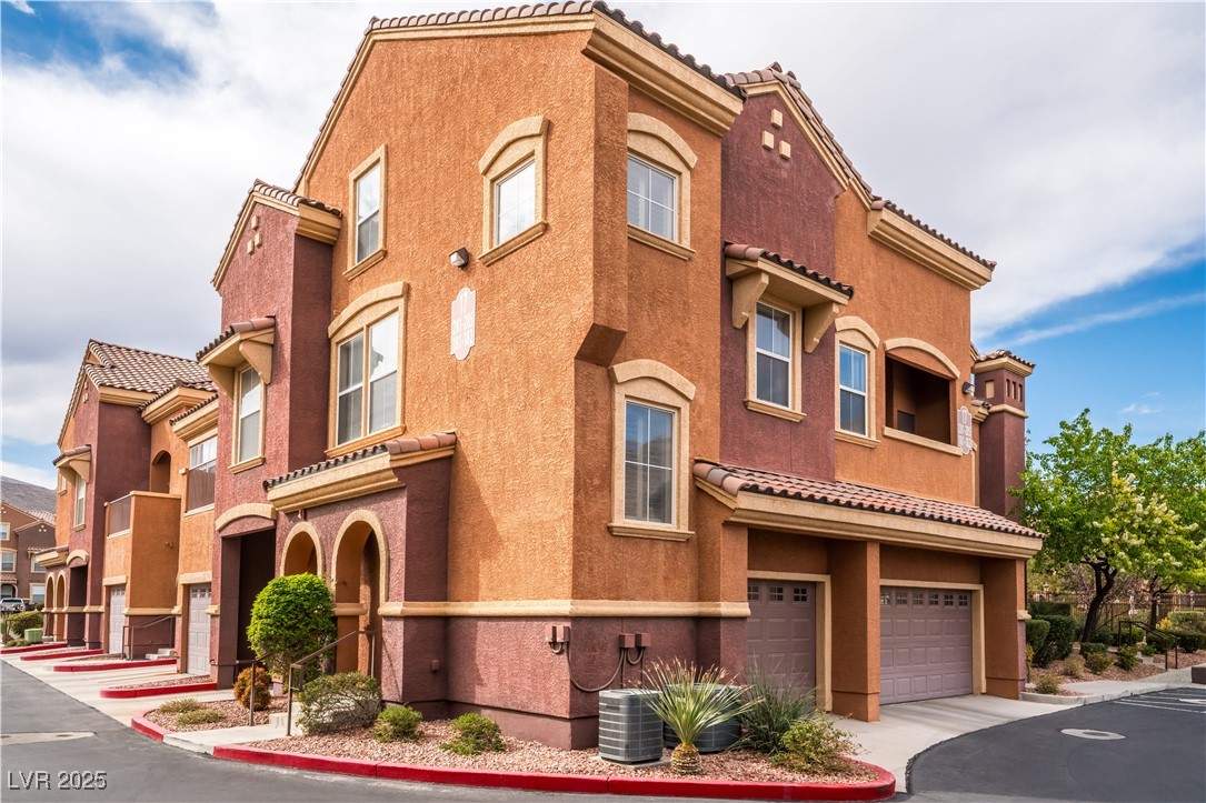 3975 North Hualapai Way 285