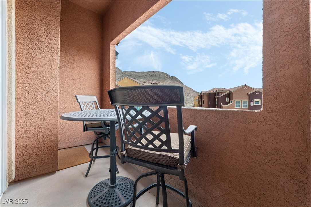 3975 North Hualapai Way 285