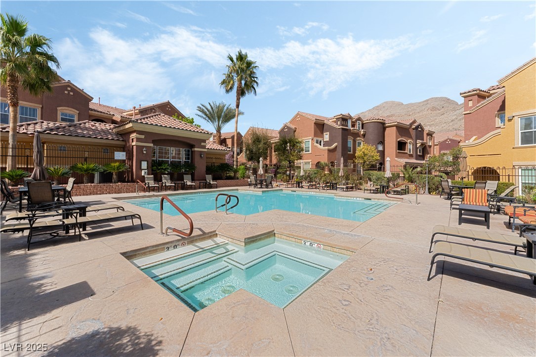 3975 North Hualapai Way 285