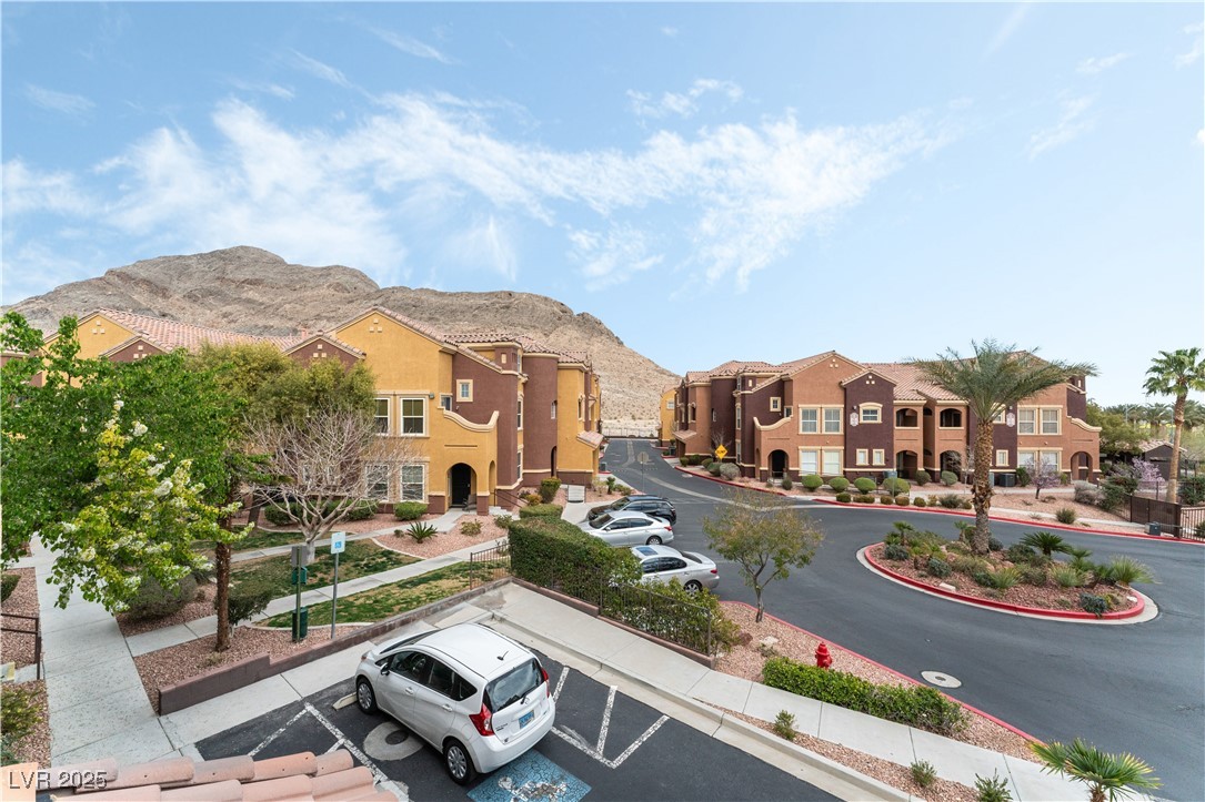 3975 North Hualapai Way 285