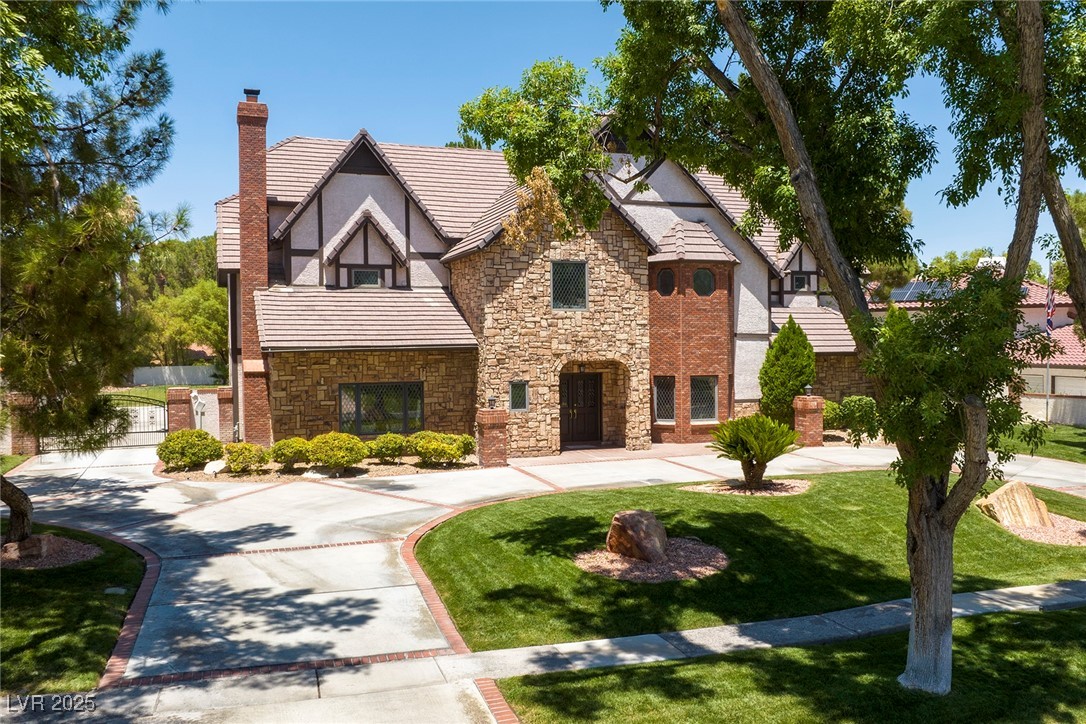 30 Quail Hollow Drive