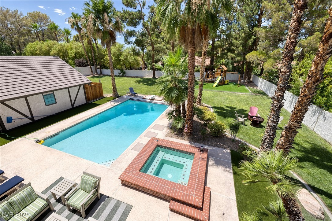 30 Quail Hollow Drive