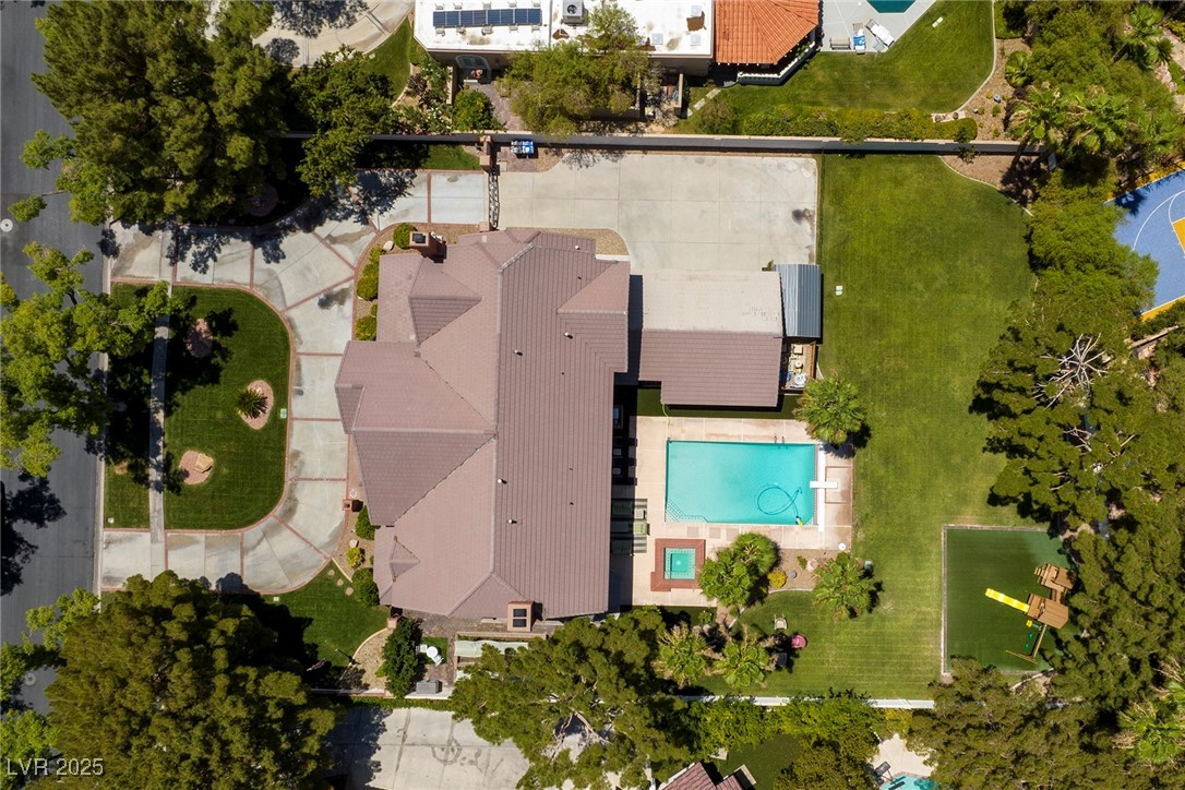 30 Quail Hollow Drive