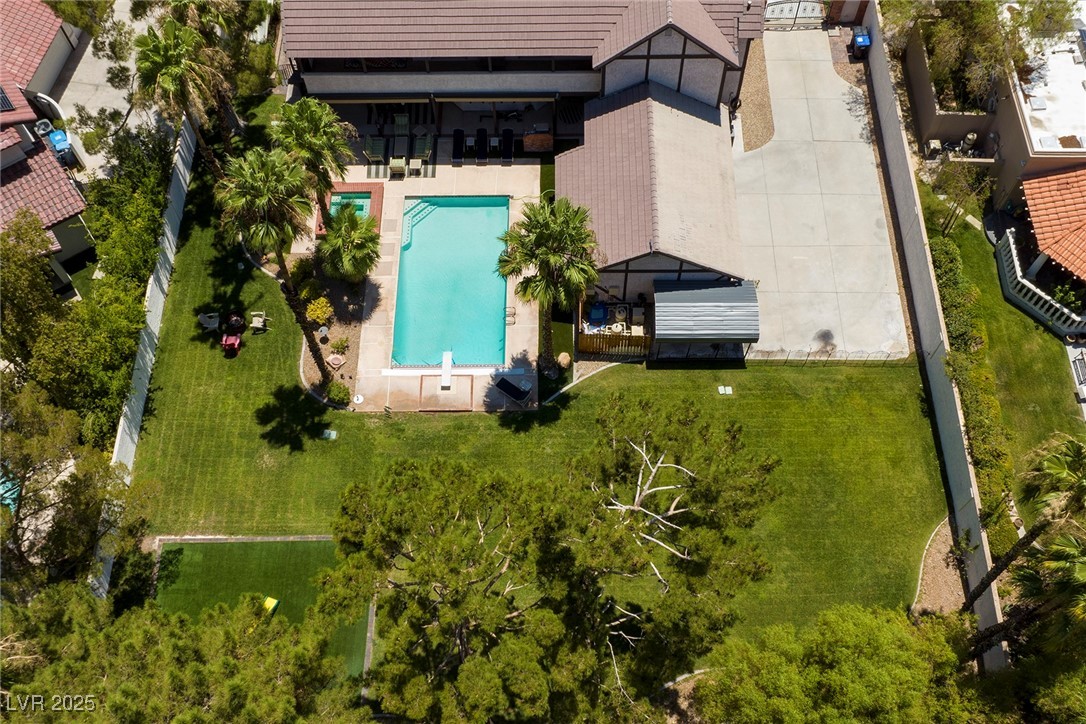 30 Quail Hollow Drive