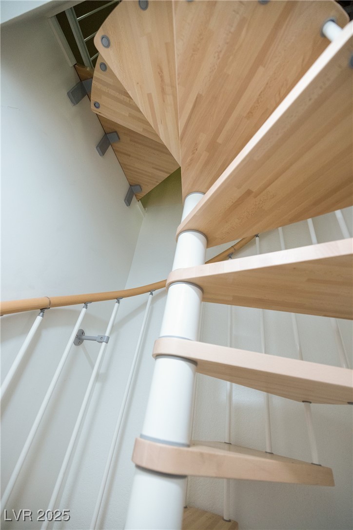 30 Quail Hollow Drive