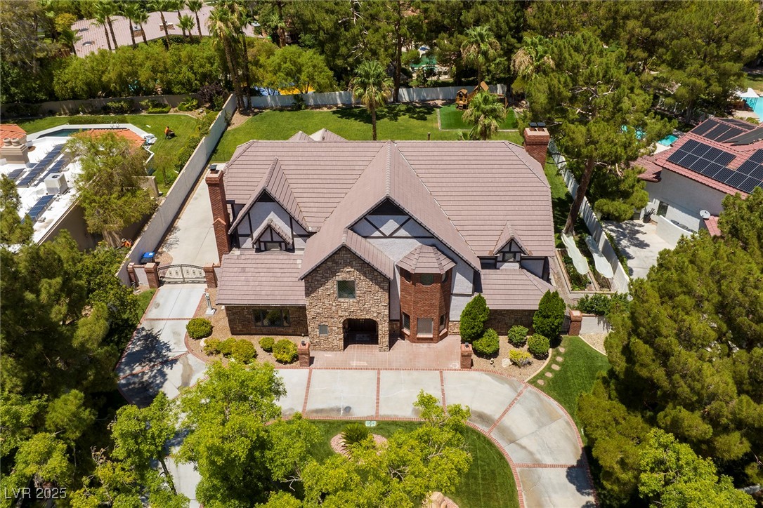 30 Quail Hollow Drive