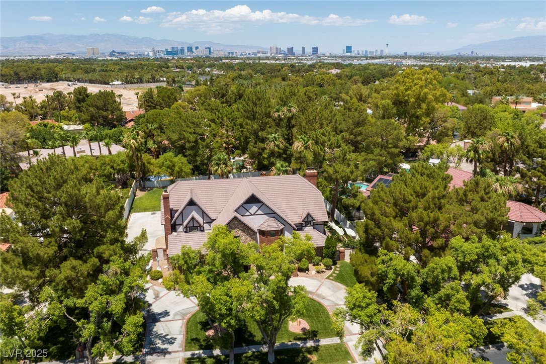 30 Quail Hollow Drive