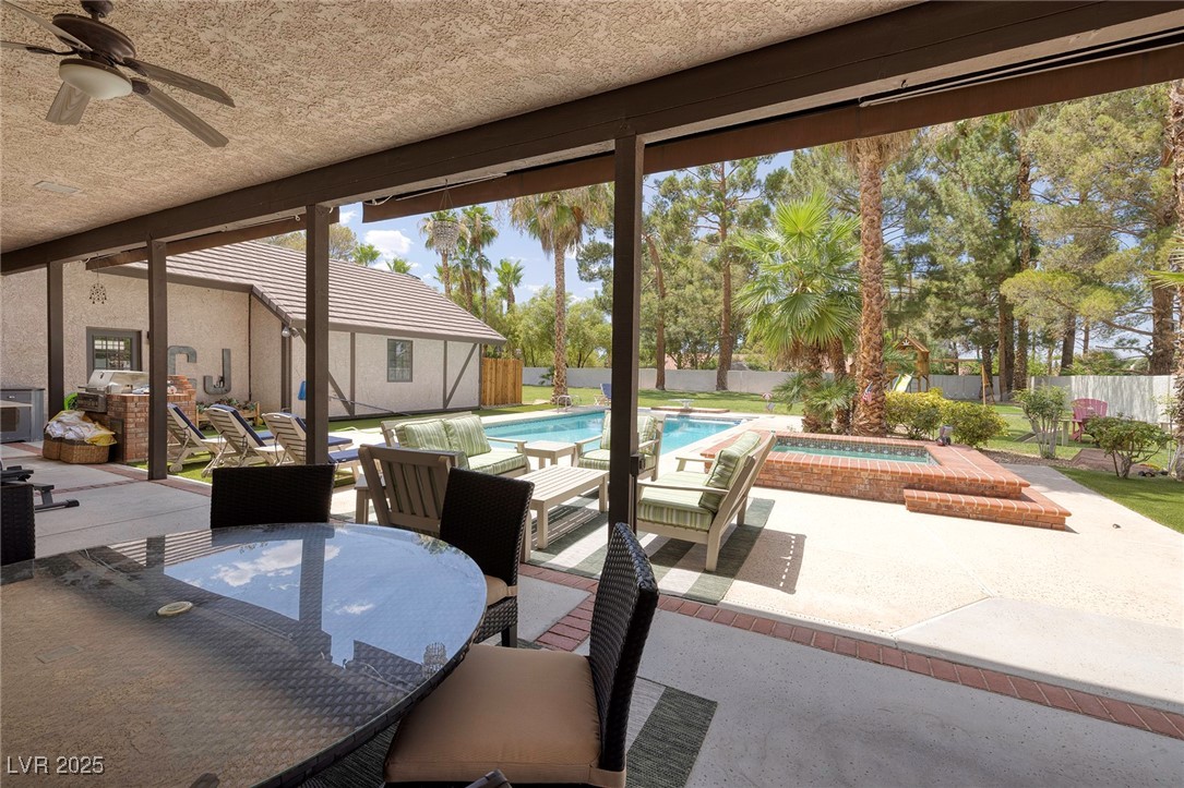 30 Quail Hollow Drive