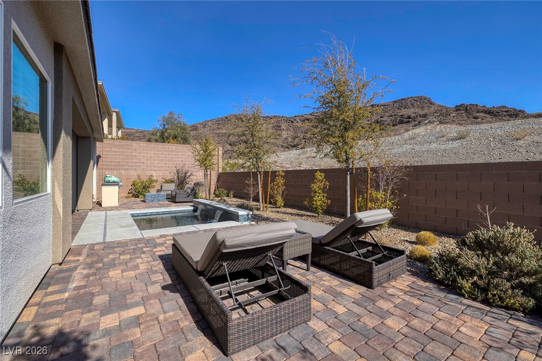 12 Hilltop Crest Street