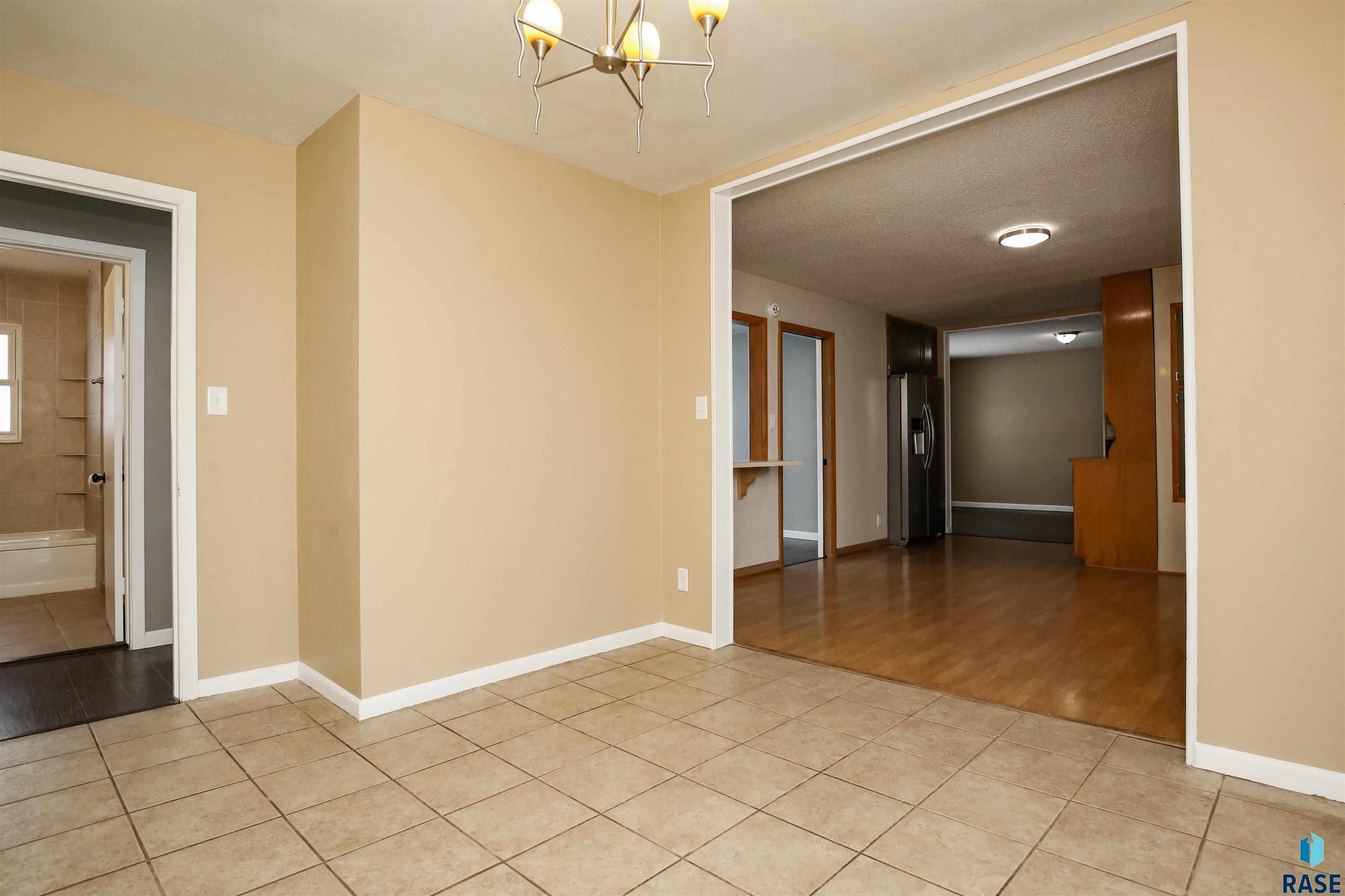 3083 N Presentation Ct