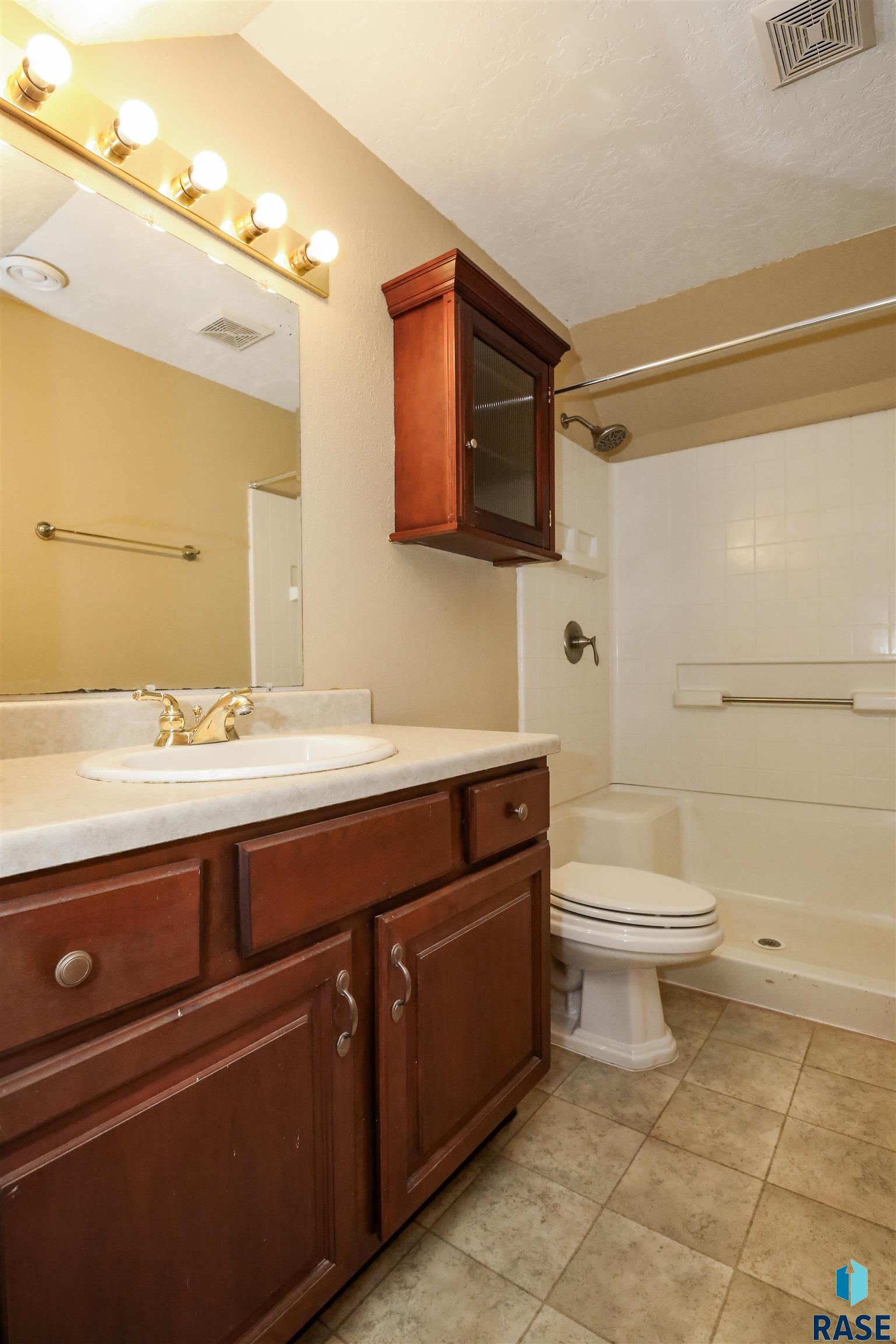 3083 N Presentation Ct