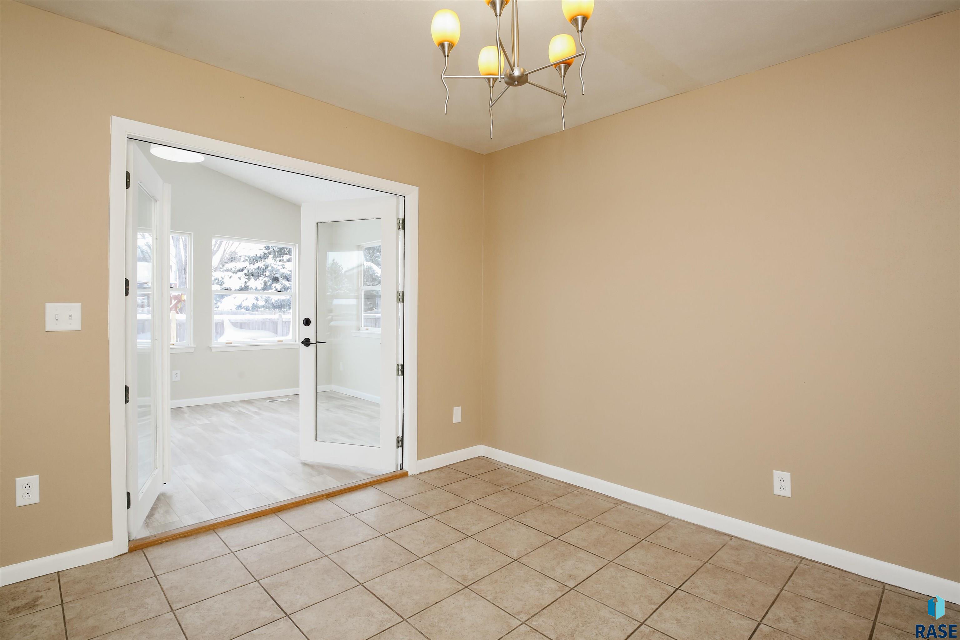 3083 N Presentation Ct