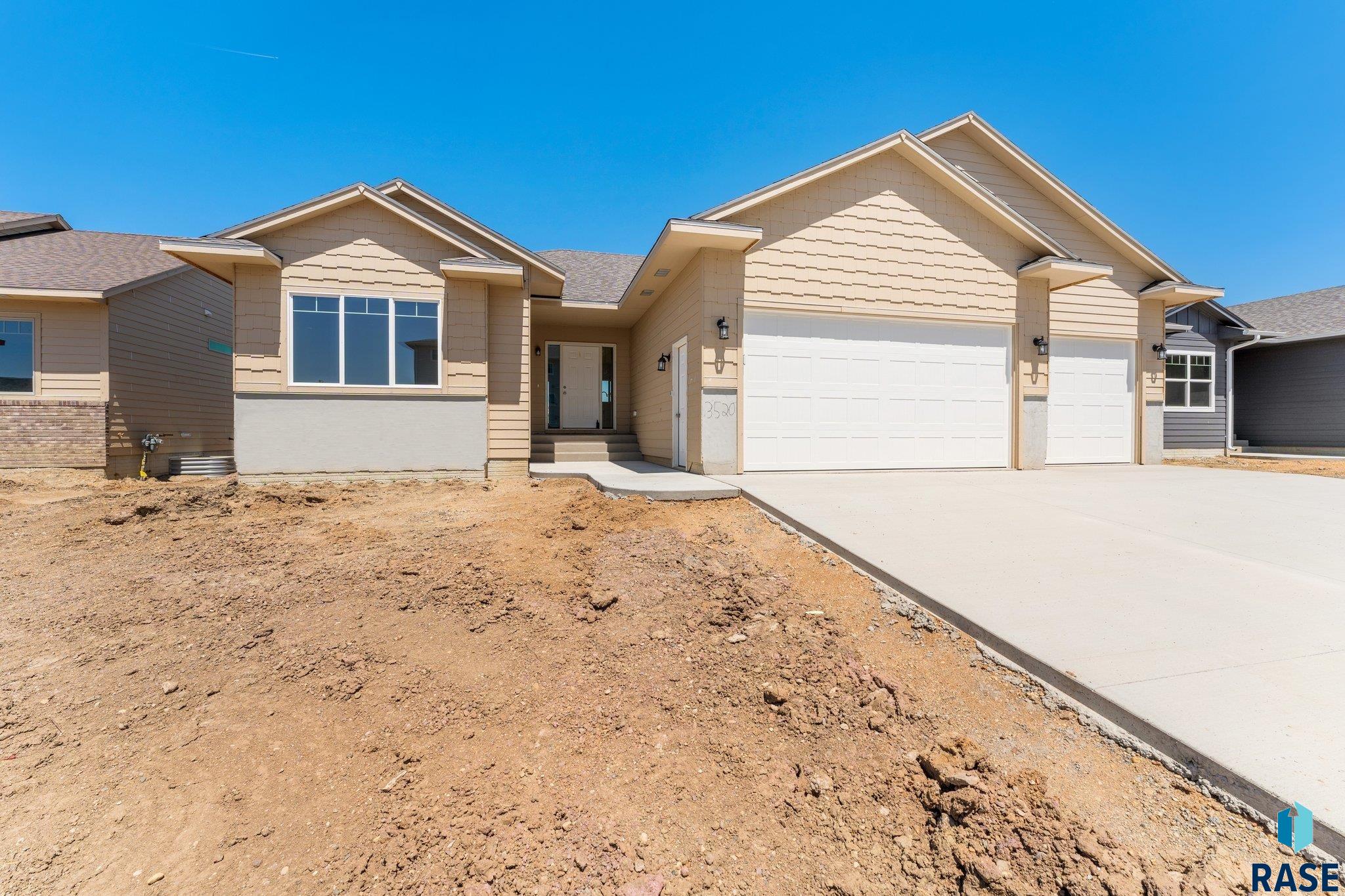 3520 E Sage Grass St