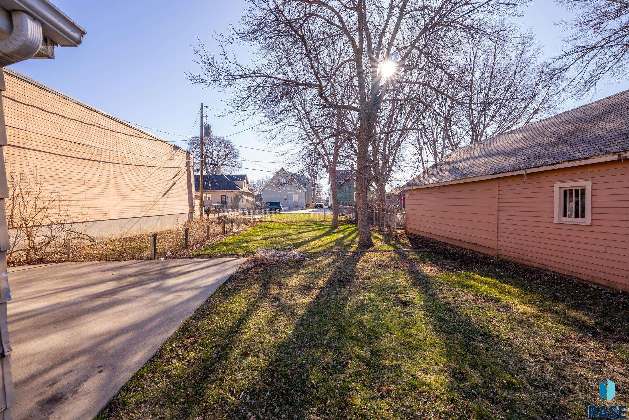 216 S Walts Ave