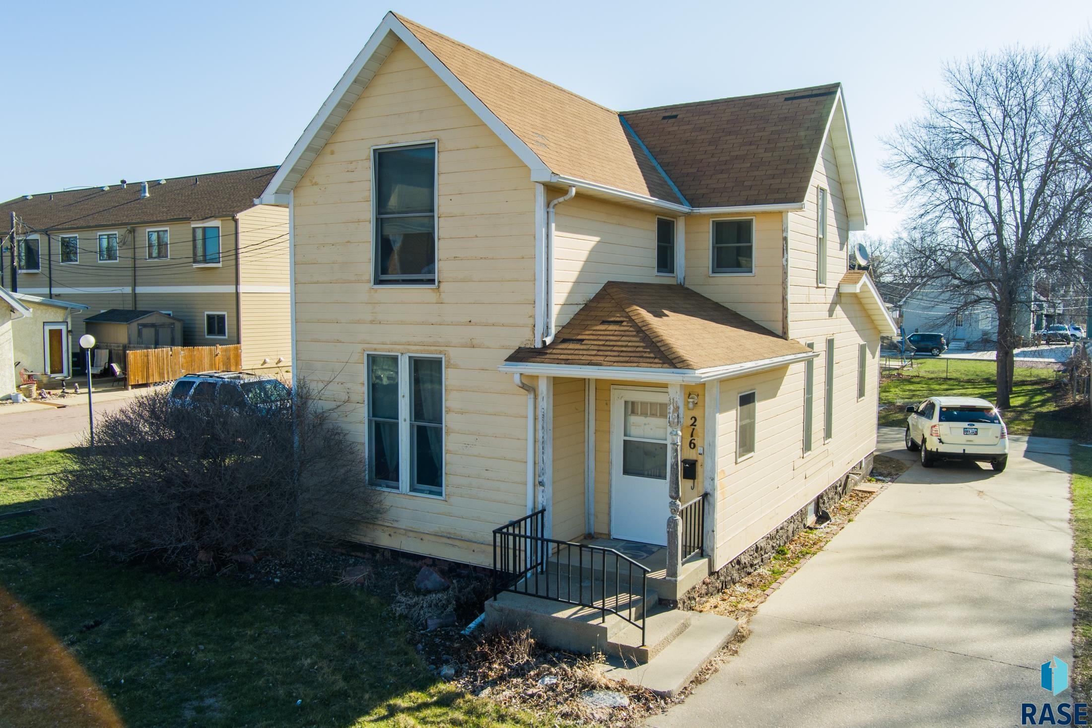 216 S Walts Ave