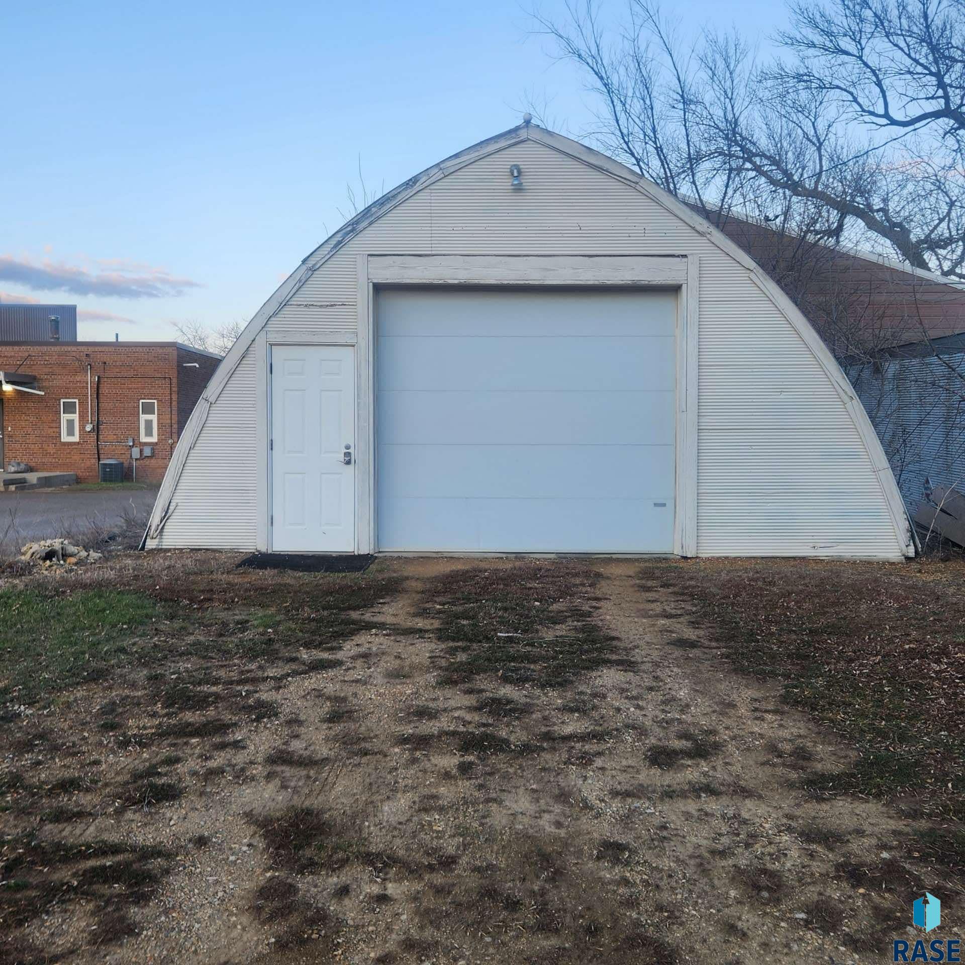 215 Elk St S