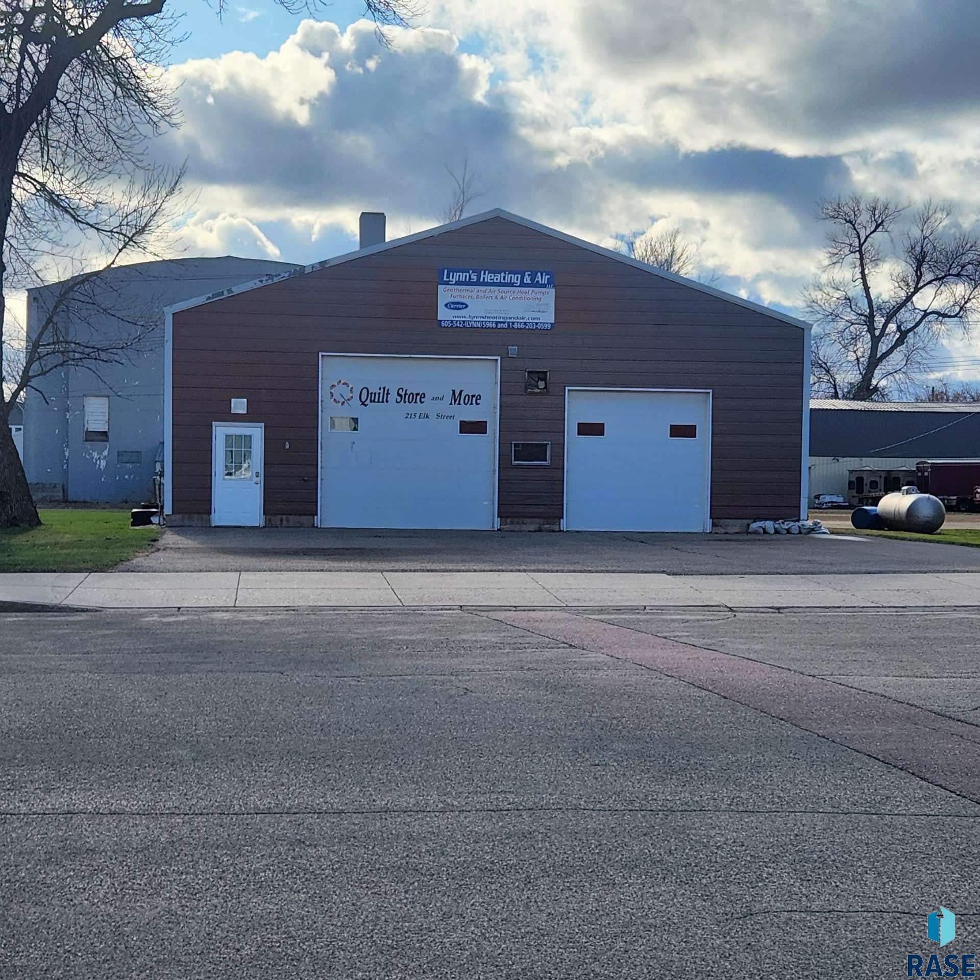 215 Elk St S