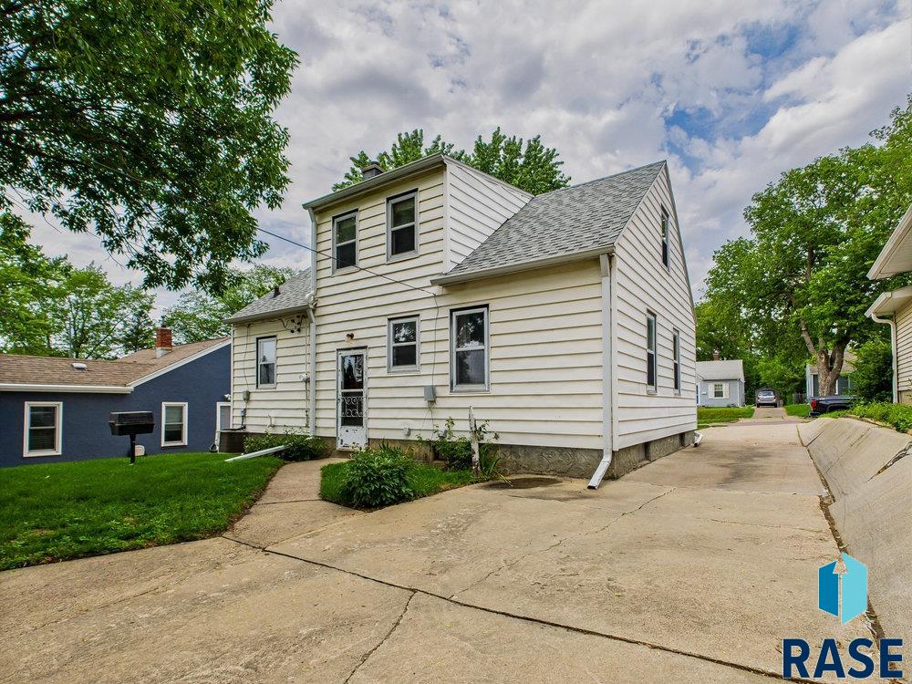1721 W 11th St