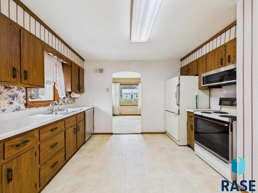 1721 W 11th St