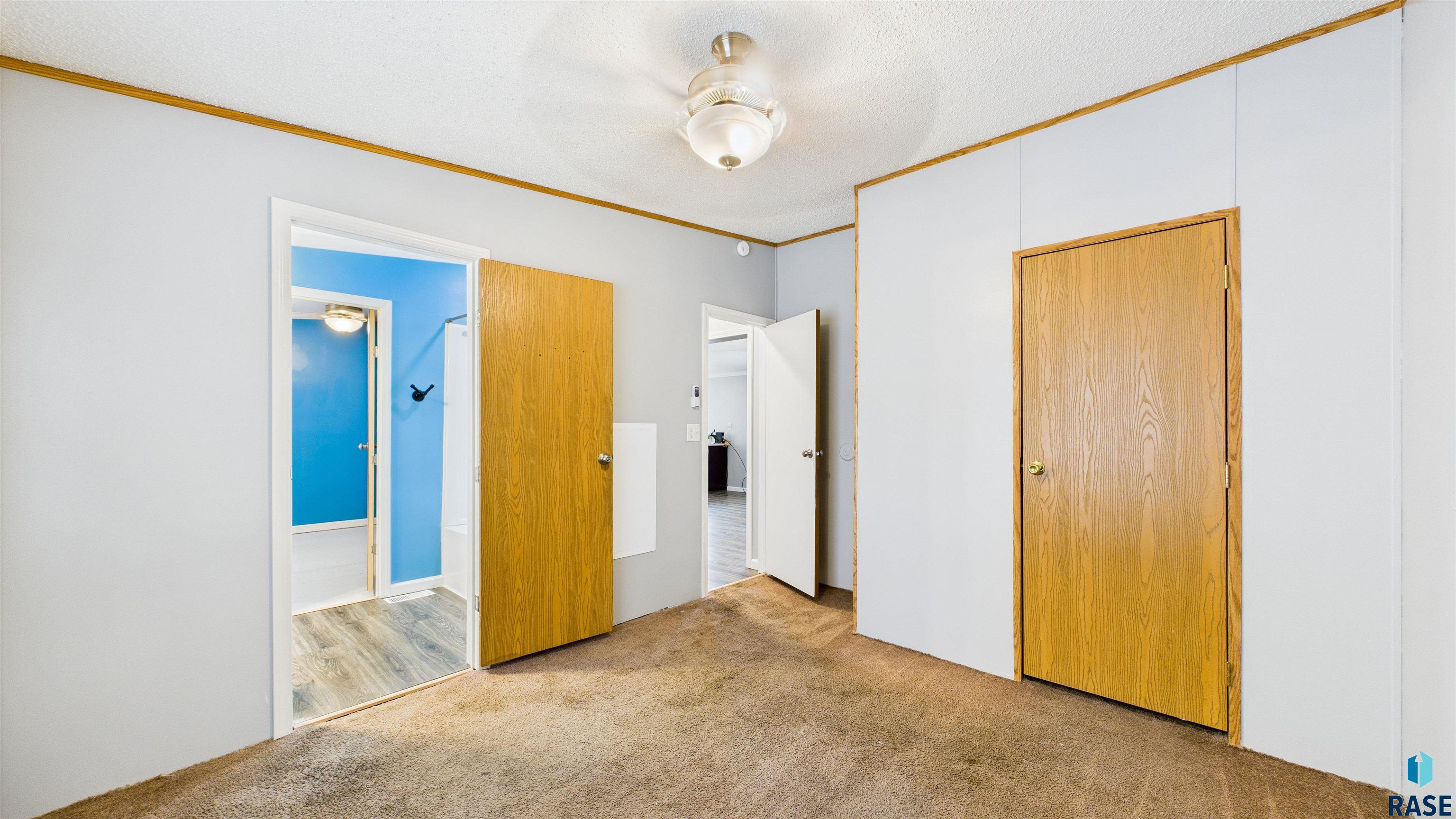 600 N Cockatiel Pl