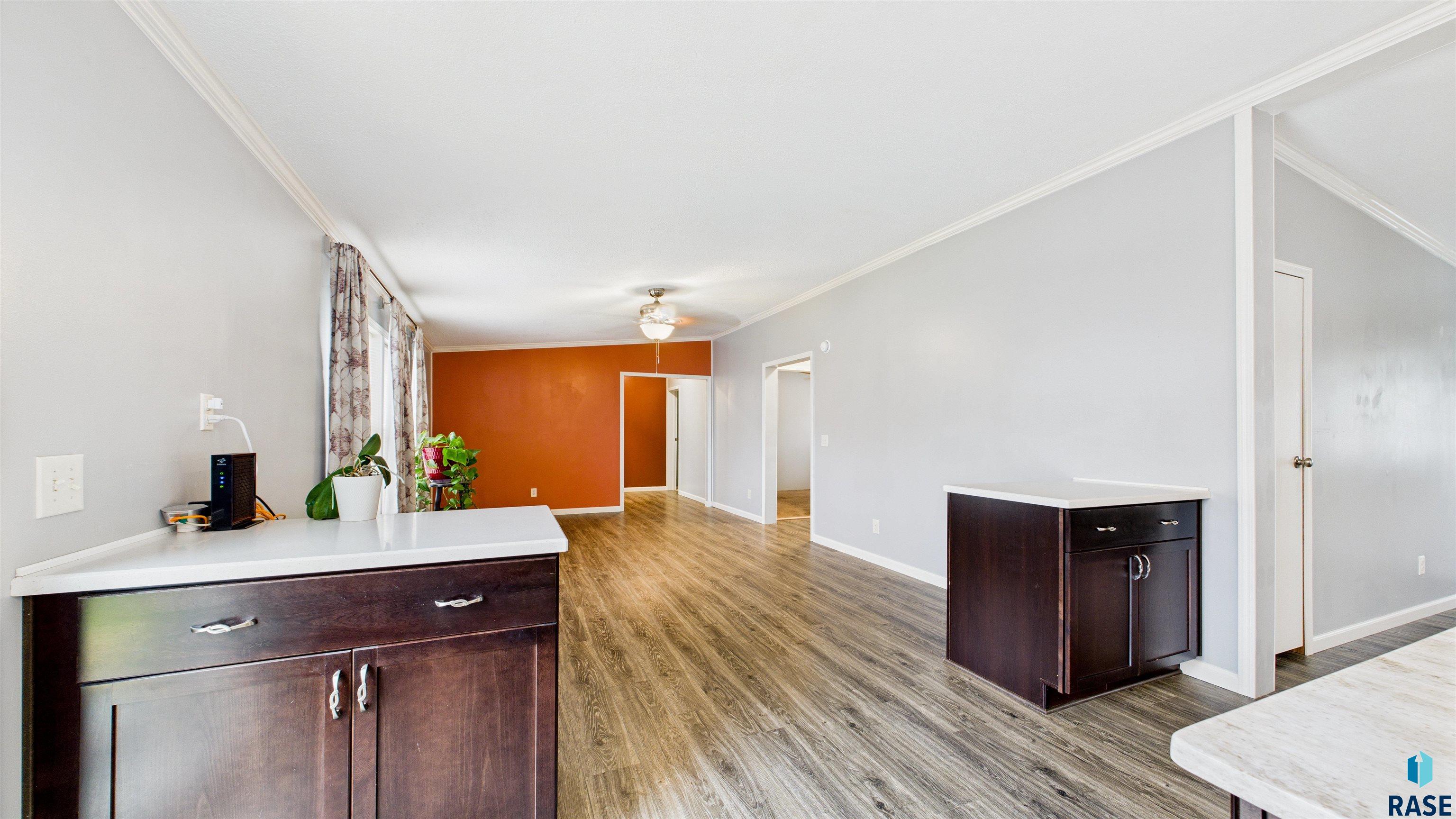 600 N Cockatiel Pl