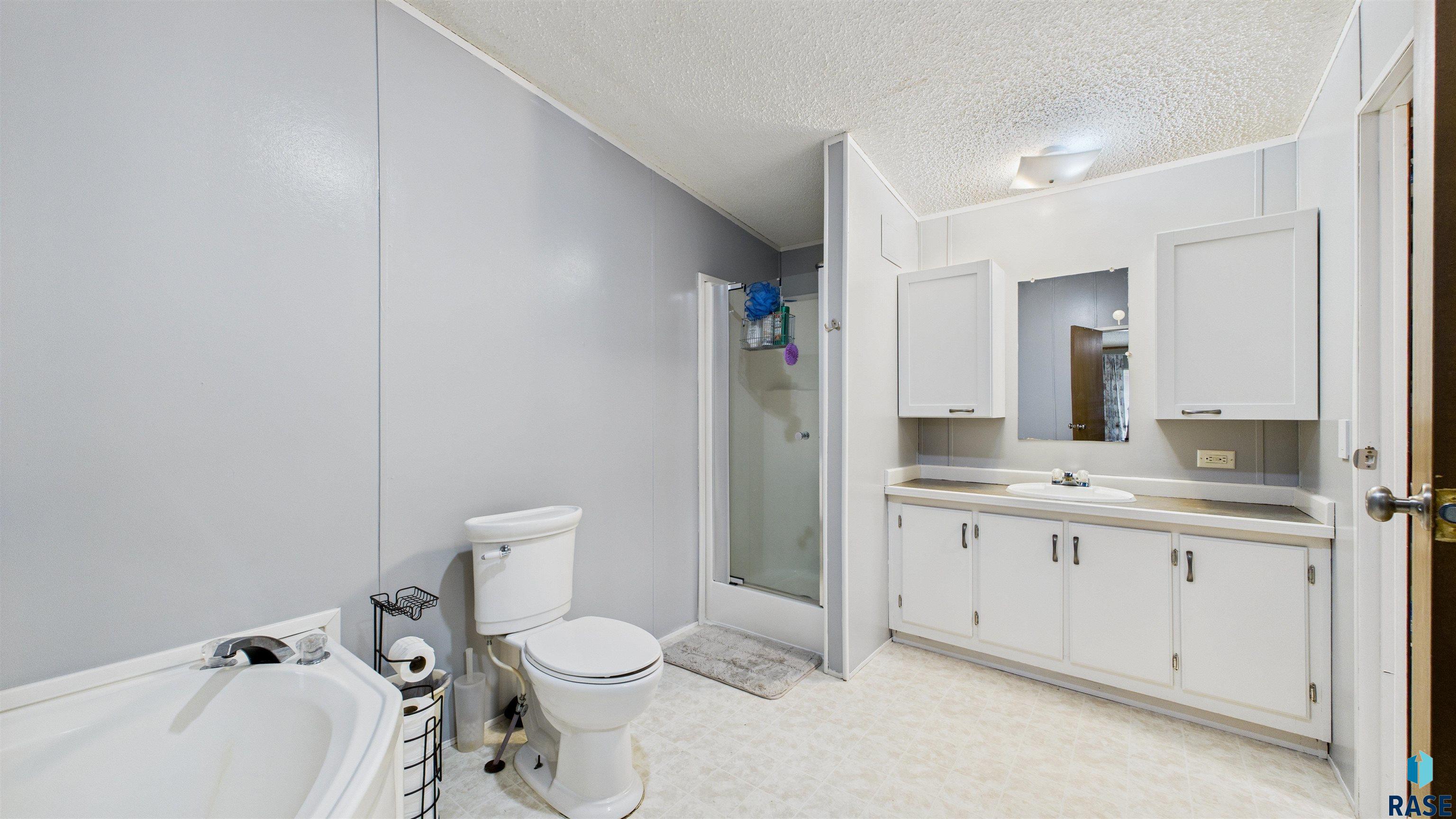 600 N Cockatiel Pl