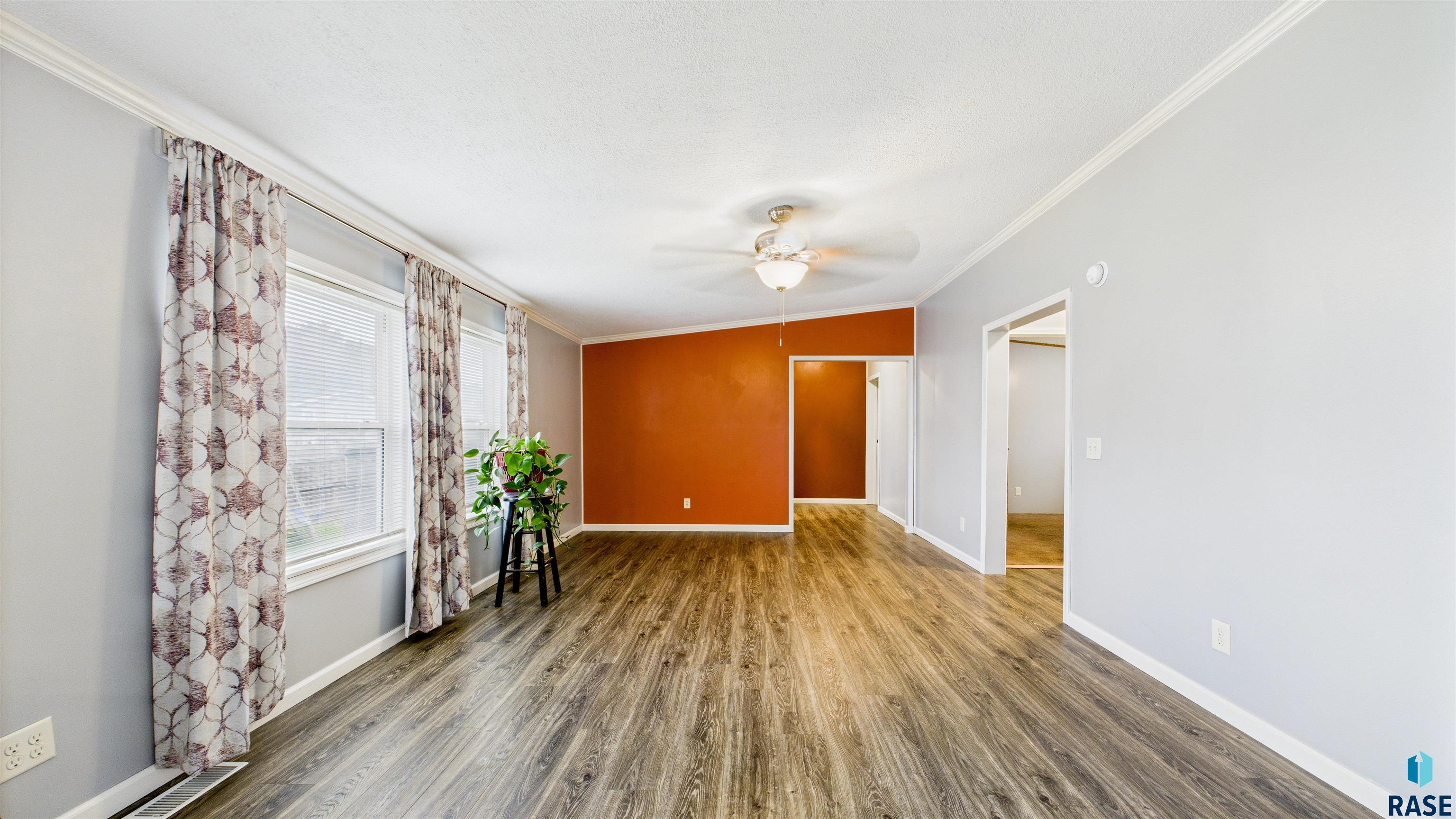 600 N Cockatiel Pl