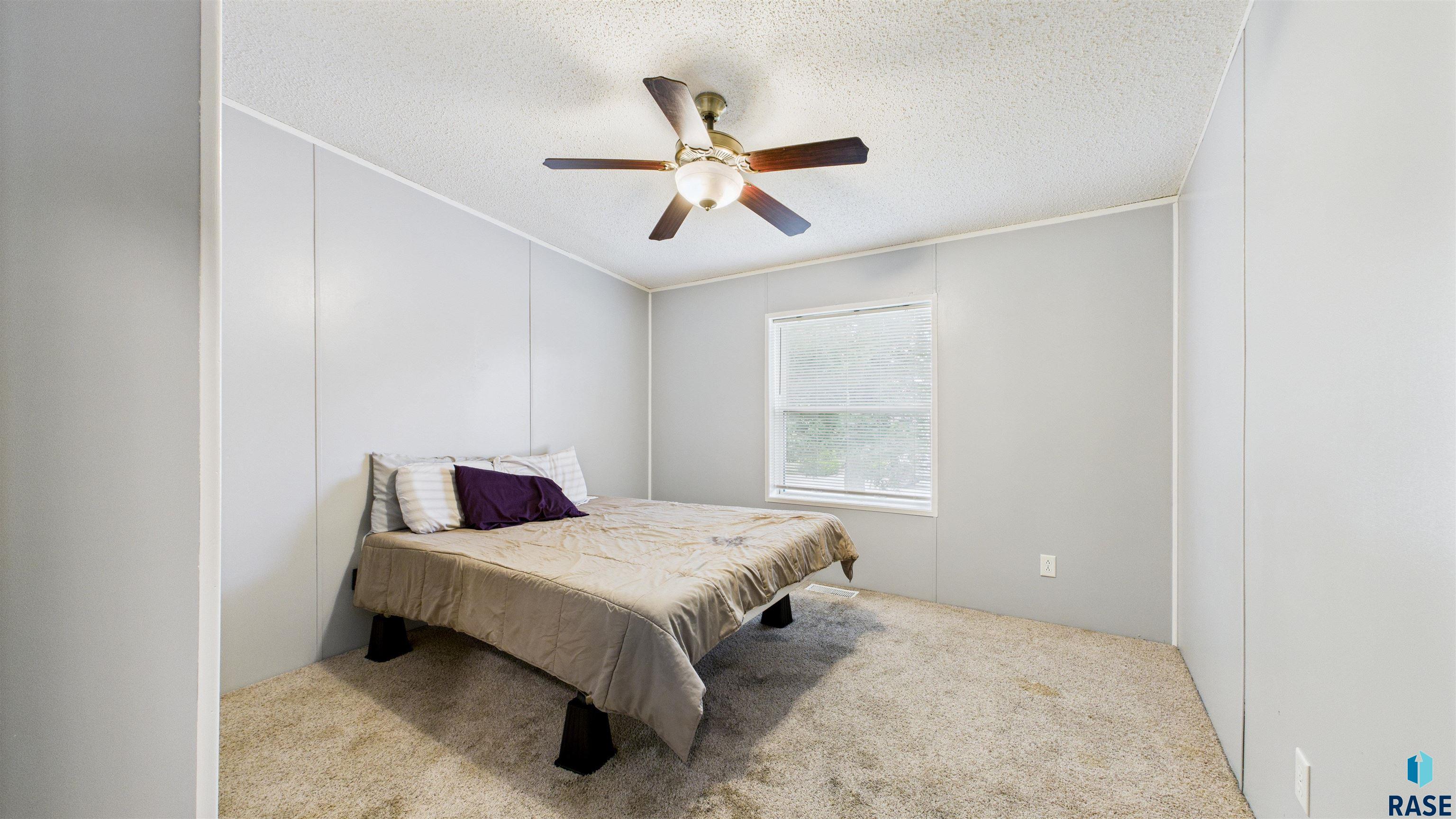 600 N Cockatiel Pl