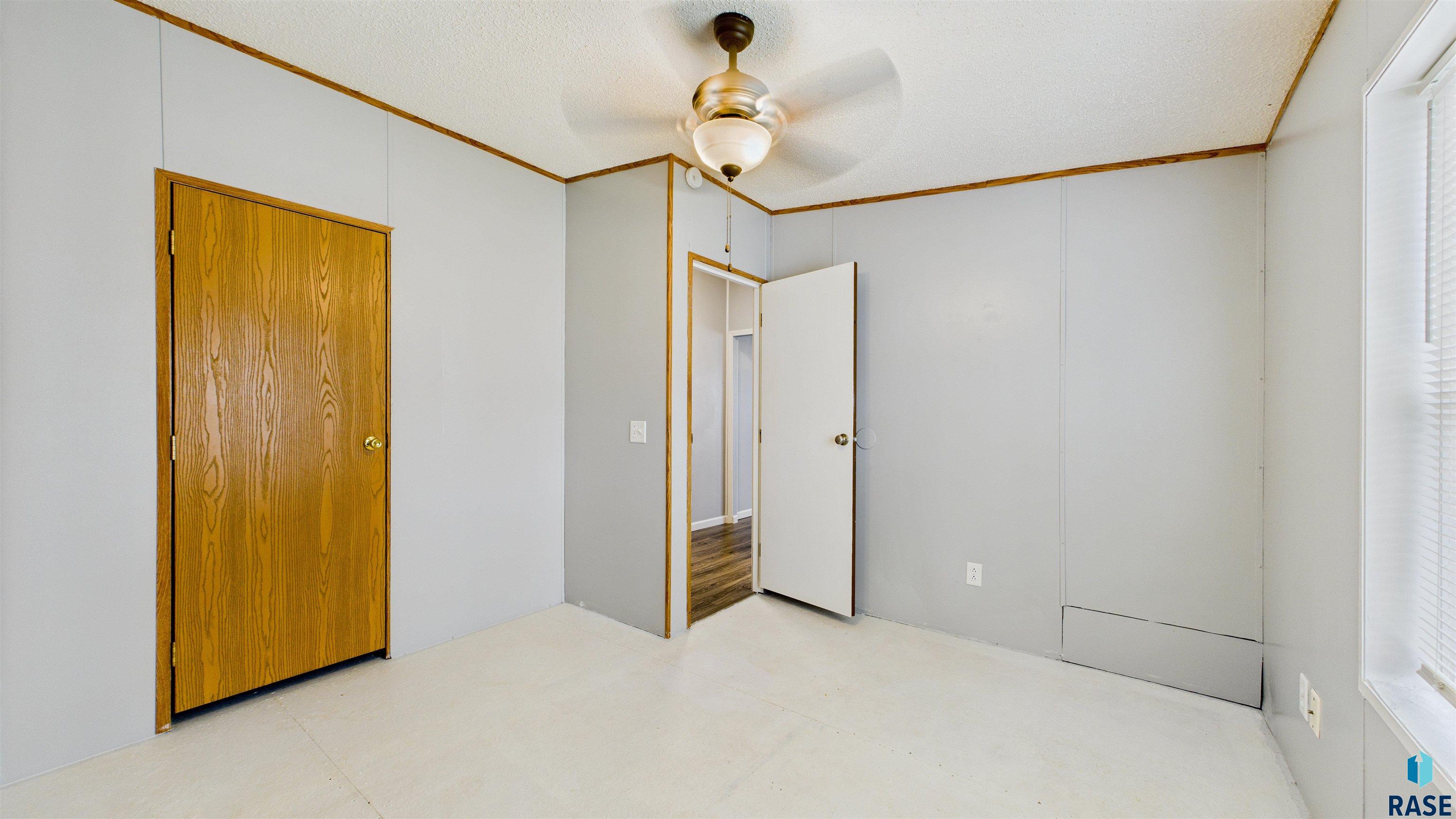 600 N Cockatiel Pl